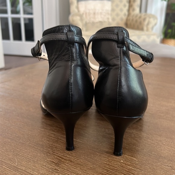 Nine West Size 7M Black Shoes - Picture 9 of 9